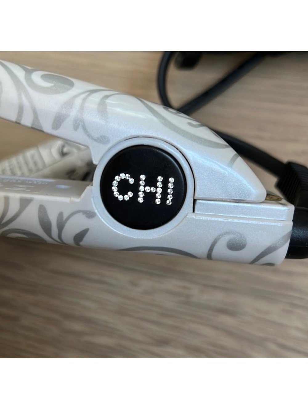 CHI Limited Edition Vintage Pearl 1” Professional Ceramic Heating Iron - Picture 2 of 4